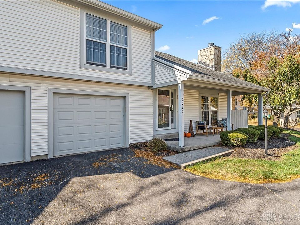 1st image of 2095 Foxknoll Dr
