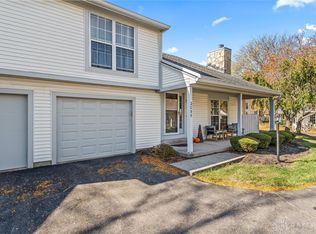 2095 Foxknoll Dr, Dayton, OH 45458