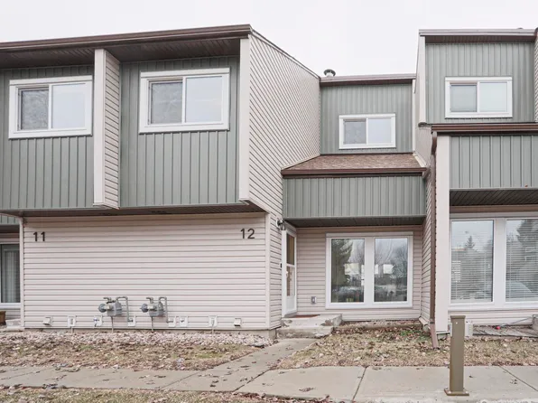 2020 105th St NW #12, Edmonton, AB T6J 5J2