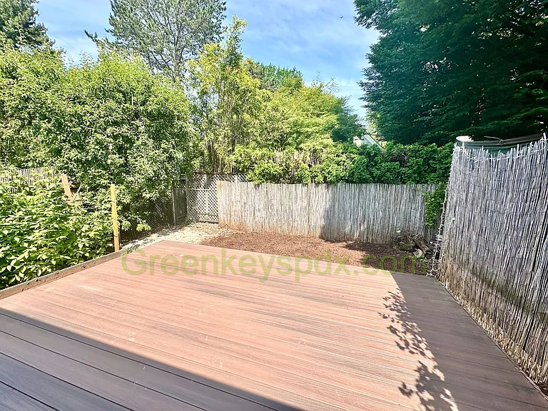 806 SE 45th Ave — Photo 32
