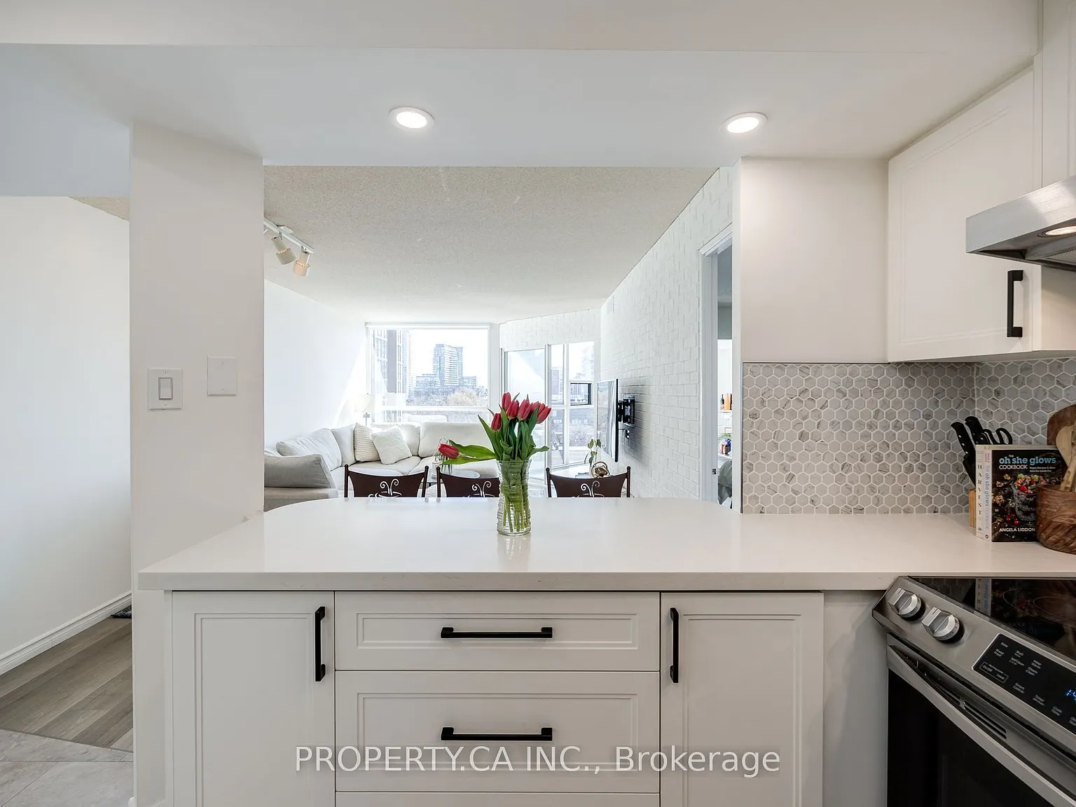 4 bed, $4,000 — Photo 4