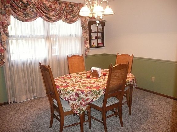 5th image of 285 Cottswold Dr