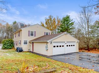 63 Centre Rd, Wales, ME 04280