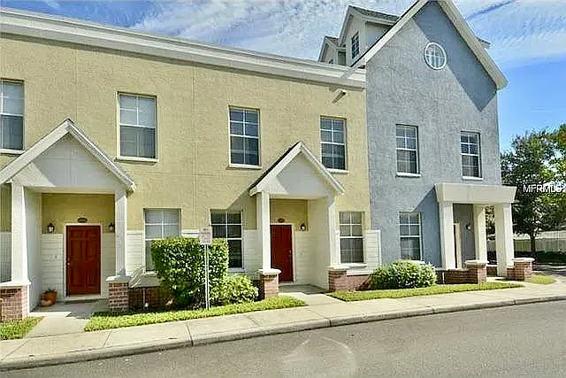 3 bed, 2.5 bath, 2096 sqft, $2,950 — Photo 2