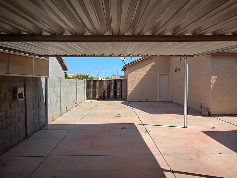 1161 E Avenida Isabela — Photo 23