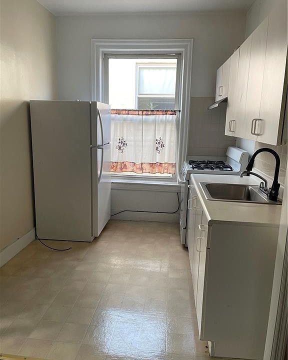 2nd image of 5022 9th Ave