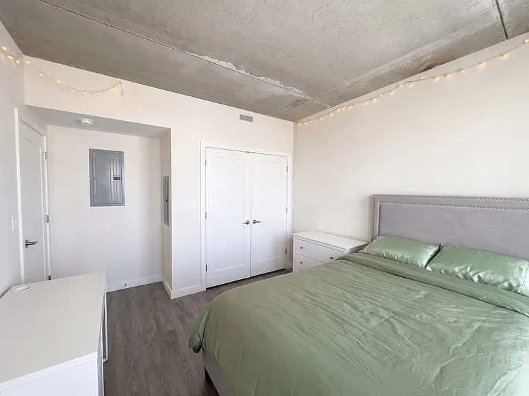 Gorgeous Historical Apartments Near Beach in East Rogers Park — Photo 113