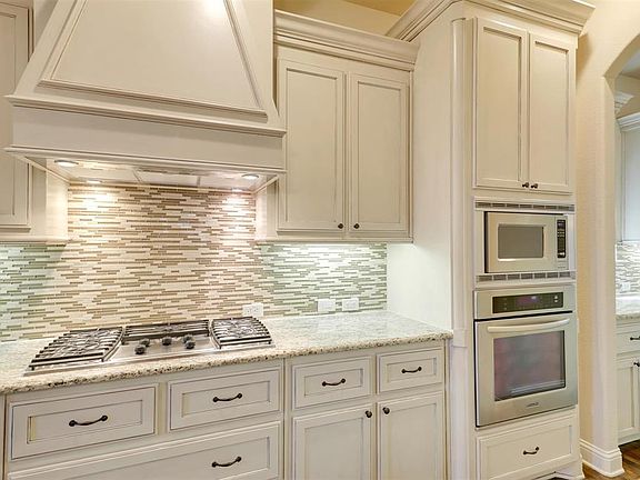 5th image of 3918 Clear Creek Ct