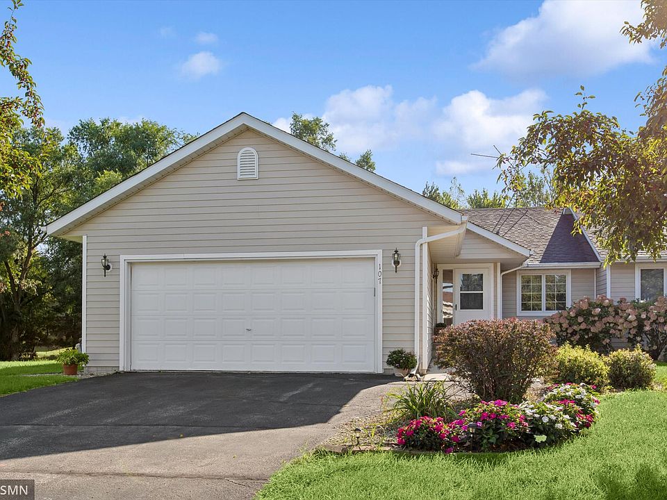 1st image of 107 Ridgebrook Dr #107