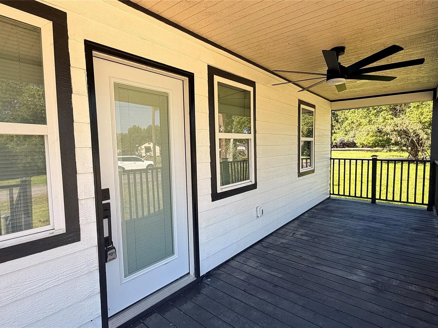 3 bed, 2.0 bath, 1200 sqft, $165,000 — Photo 3