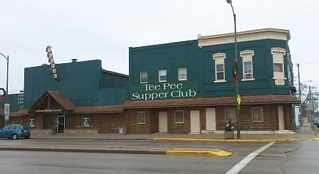 1st image of 812 Superior Ave