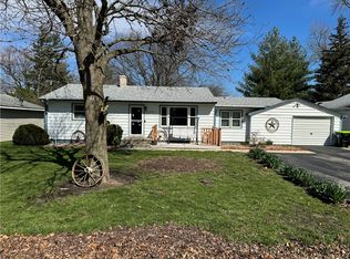 109 E Maple St, Moweaqua, IL 62550