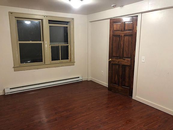 5th image of 11 Chatham St #1