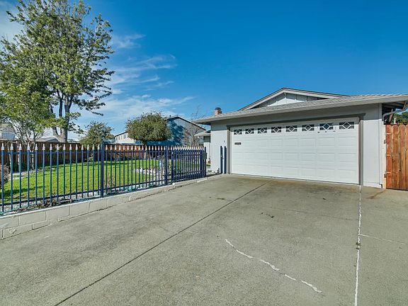 2nd image of 4107 Princess Ct