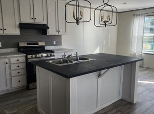 95 Linden Dr, North Branch, MI 48461