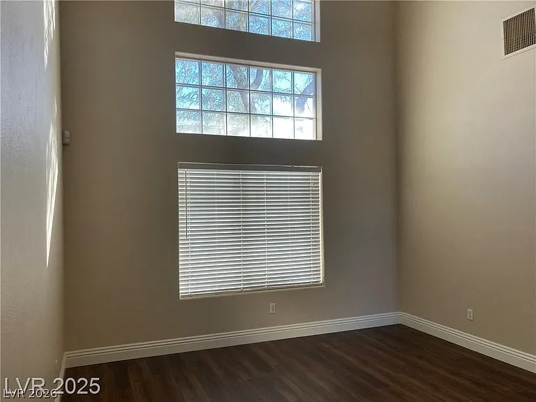 3120 Whispering Canyon Ct — Photo 11