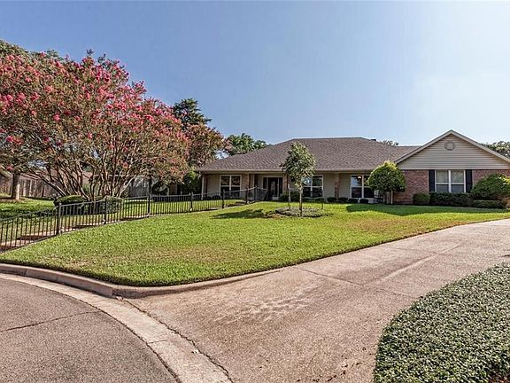 2nd image of 219 Westlane Cir