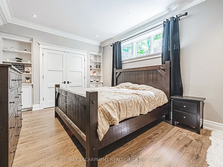 597 Old York Rd — Photo 37