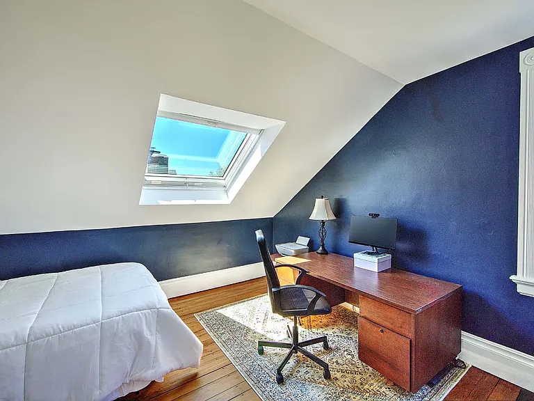 240 Brown St #2 — Photo 36