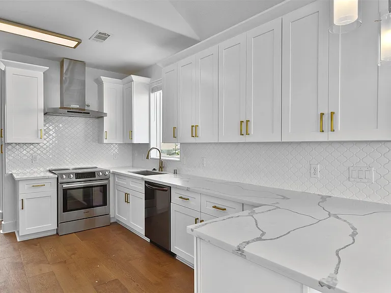 4006 Fort Bend Dr — Photo 9