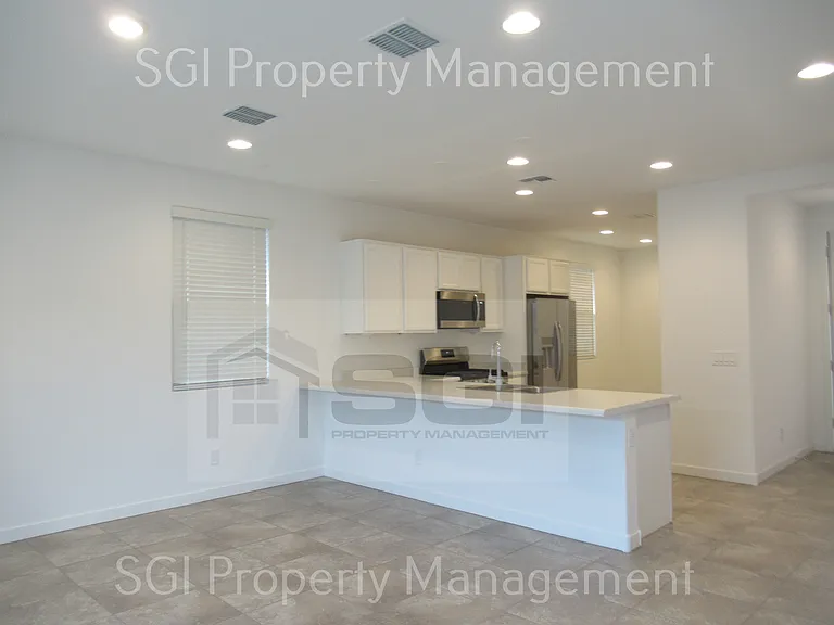 8911 W Bethany Heights Dr — Photo 5