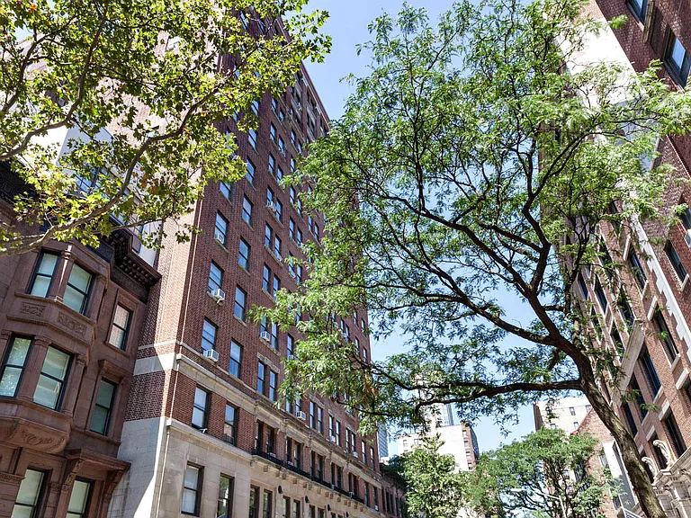 228 W 71st St #5B — Photo 3