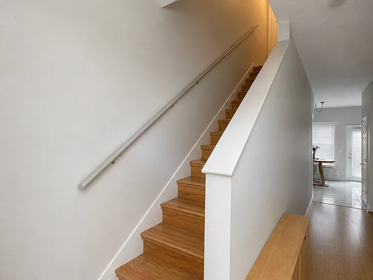 703 Charles Ct S — Photo 21