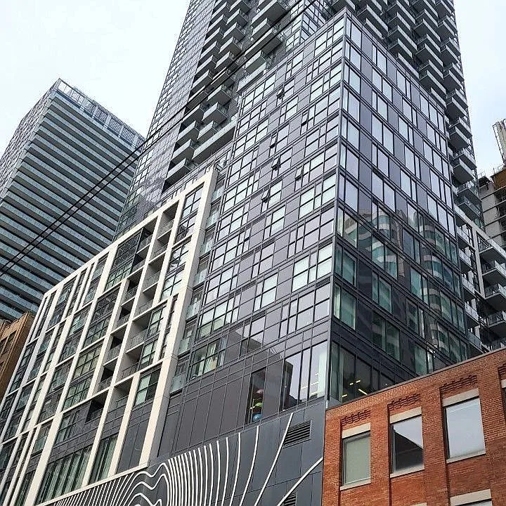 87 Peter St #4212