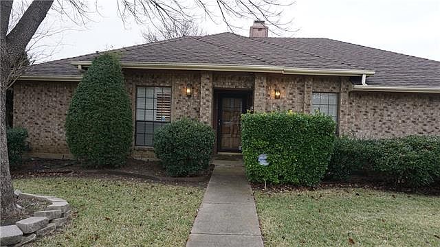1st image of 1720 Mayflower Dr