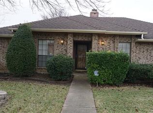 1720 Mayflower Dr, Carrollton, TX 75007