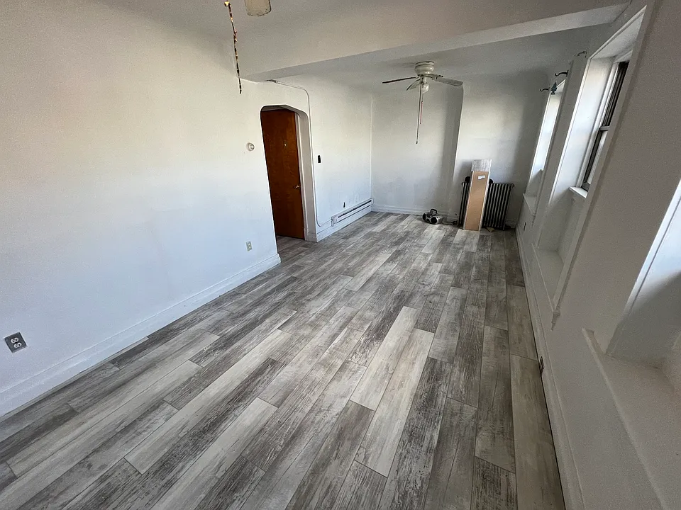 429 Centre St #2F