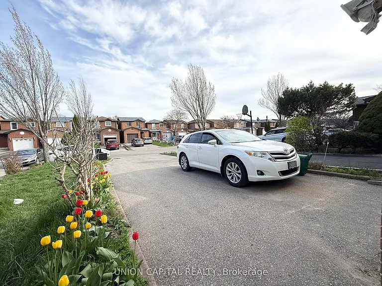 115 Dunbar Cres — Photo 3