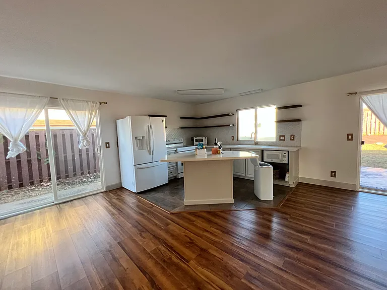 Dining & kitchen