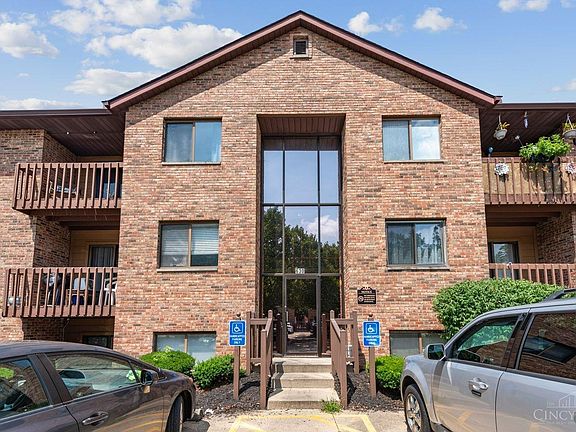 2nd image of 630 Saint Clair Ave APT 17