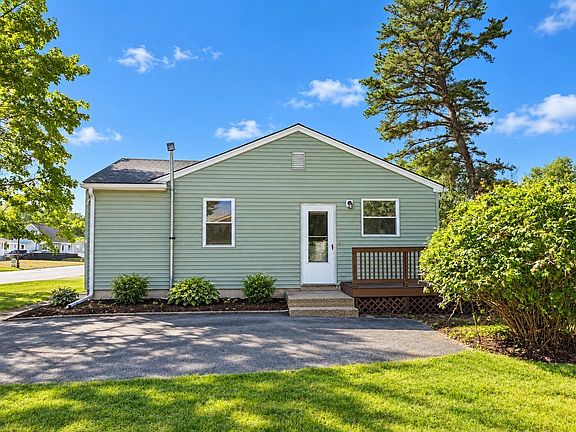 4th image of 32 Campbell Dr