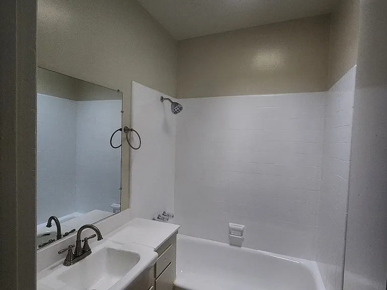 Ivy Place — Photo 6