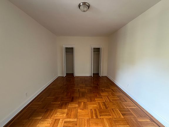 4th image of 4107 42nd St APT 3E