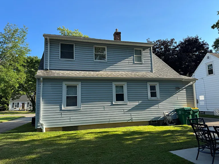 72 Sherwood Ave — Photo 3