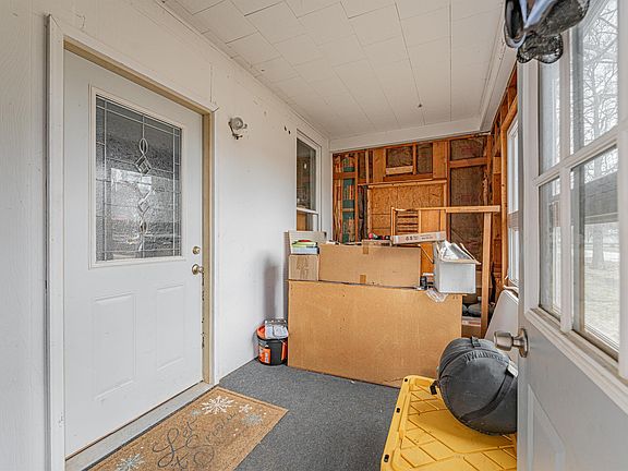 2nd image of 403 W Delavan St