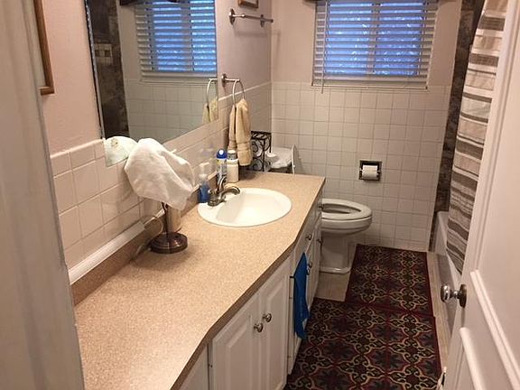 5th image of 4705 Rainbow Dr