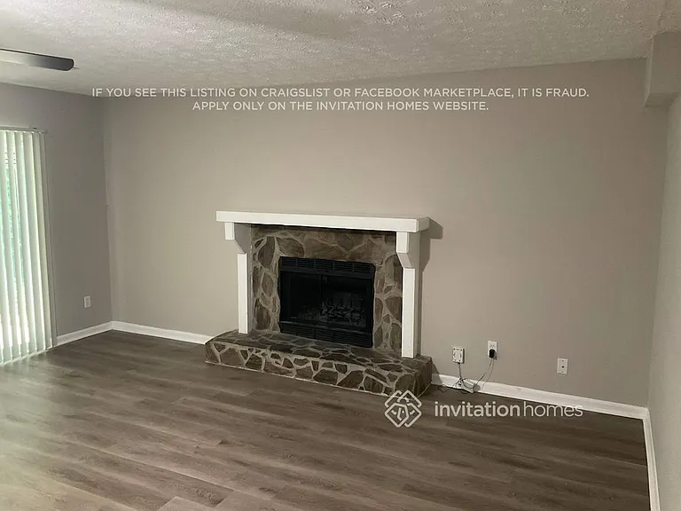 2413 Leslie Brook Dr — Photo 3