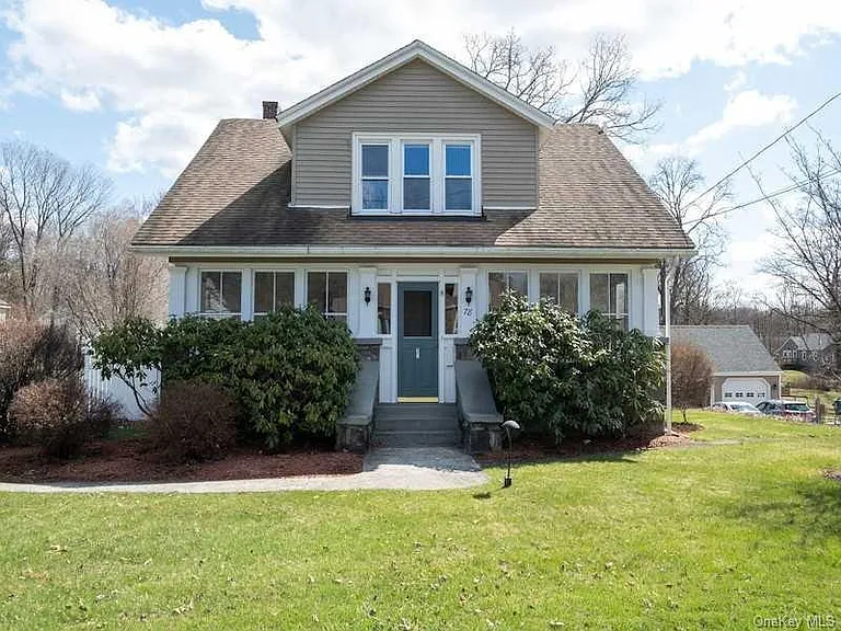 78 W Dorsey Lane, Hyde Park. Front view.