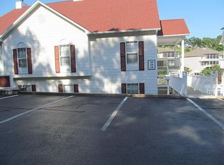 335 Charleston Dr #1B, LAKE OZARK, MO 65049