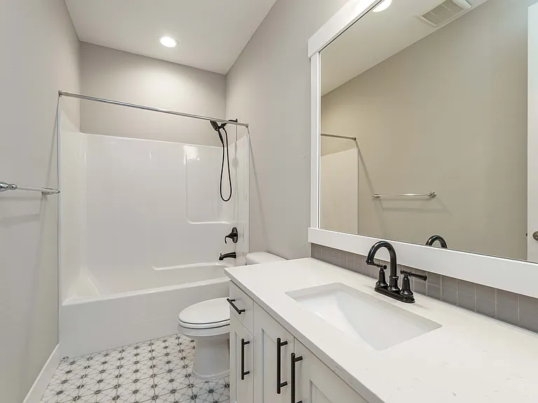 8989 N Kale Cir — Photo 41