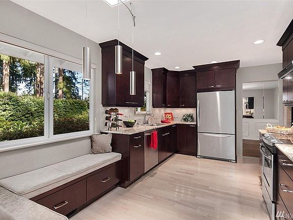 5th image of 15942 SE 41st Pl