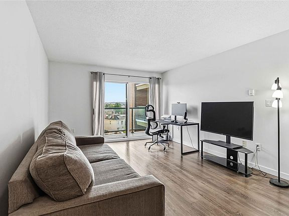 5th image of 103 Gorge Rd E #509