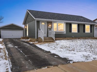 3719 Blue Mound Dr NE, Cedar Rapids, IA, 52402