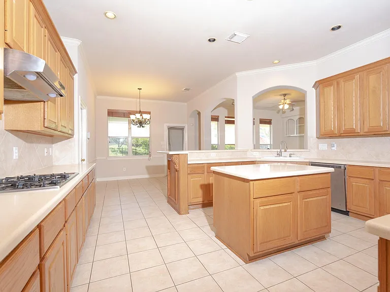 24319 Bay Hill Blvd — Photo 6