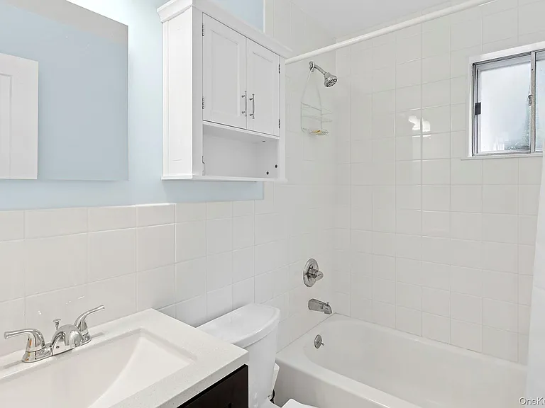 115 W Cove Rd — Photo 10