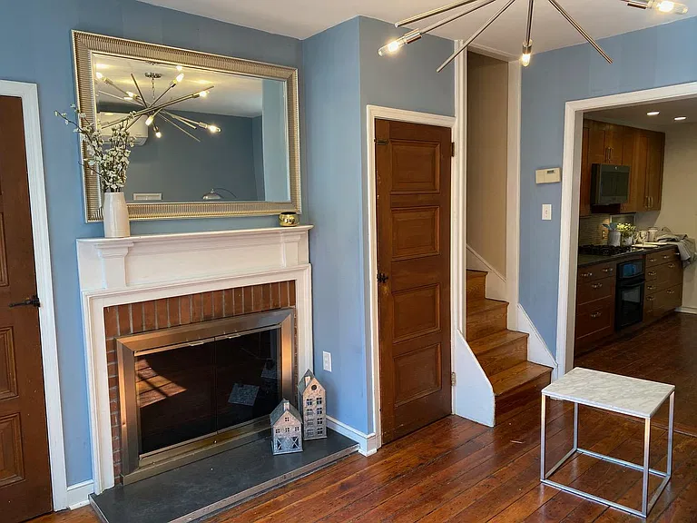 1225 Waverly Walk — Photo 3